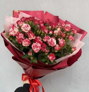 Букет из кустовой розы фаер-воркс 7 веток