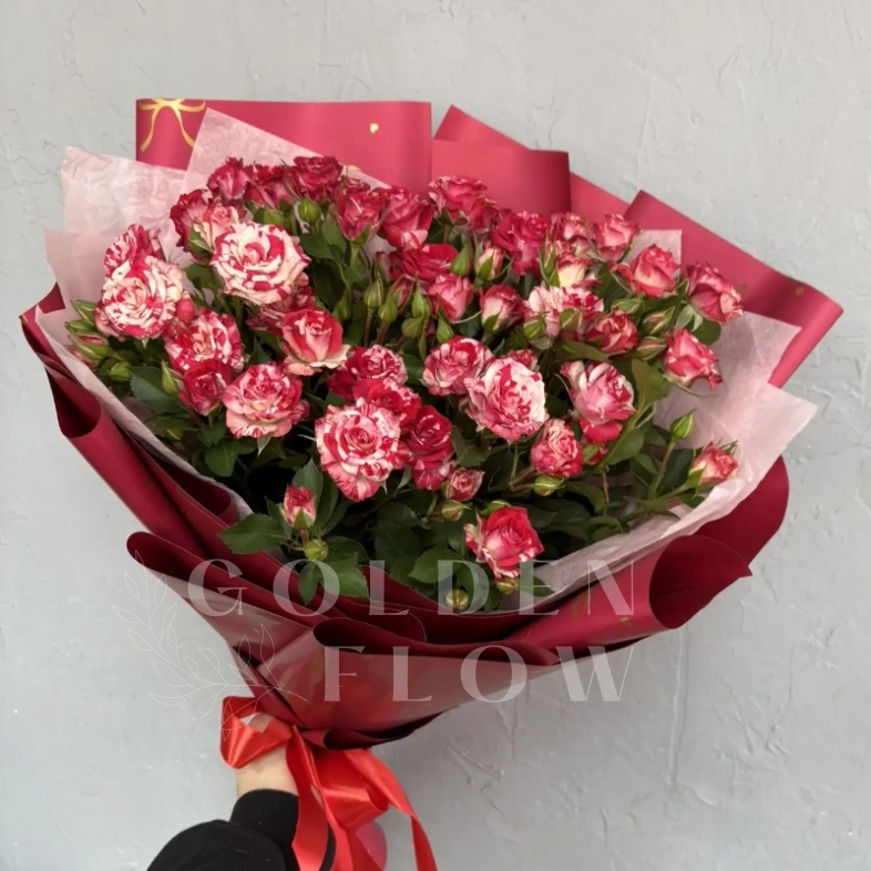 Букет из кустовой розы фаер-воркс 7 веток